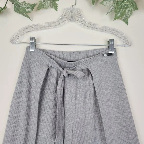 Betsey Johnson Performance Size M Gray Rib Wide Leg Stretch Cropped Pants - Picture 3 of 7